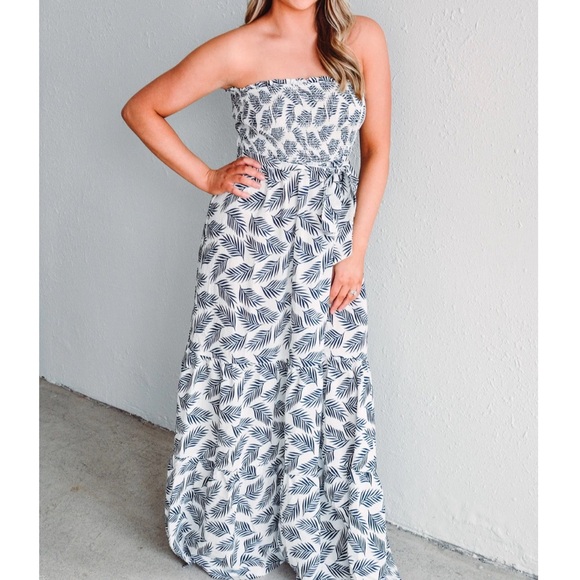 NWT Eesome Royal Cruise Tiered Leaf Print Strapless Maxi Dress - Picture 1 of 6